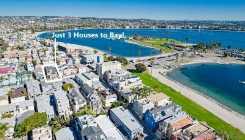 820-22 Santa Clara Pl, San Diego, CA 92109-7222