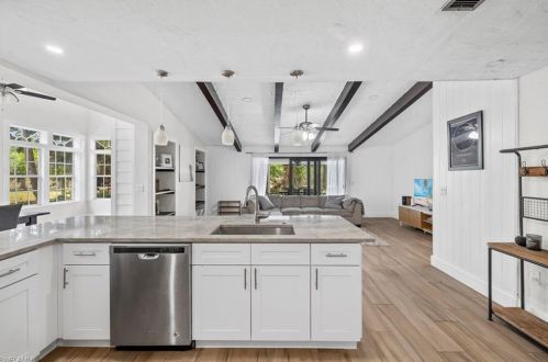 6160 Lancewood Way, Naples, FL 34116-4816