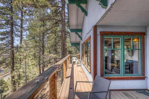 10146 Olympic Blvd, Truckee CA  96161-1701 exterior