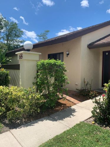68 Macadamia Ct, West Palm Beach, FL 33411-1651
