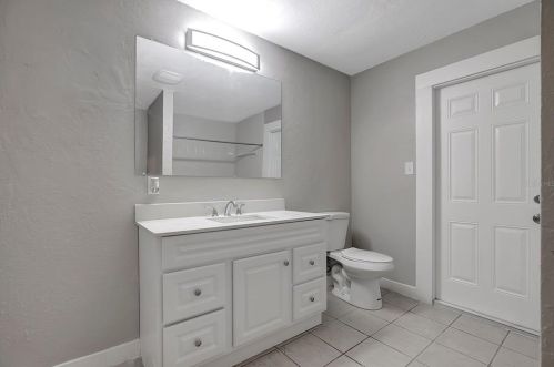 9780 Park Lake Dr, Pinellas Park FL  33782-3563 exterior
