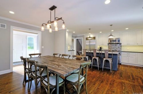9 Charles Ln, Rye Brook NY  10573-1404 exterior