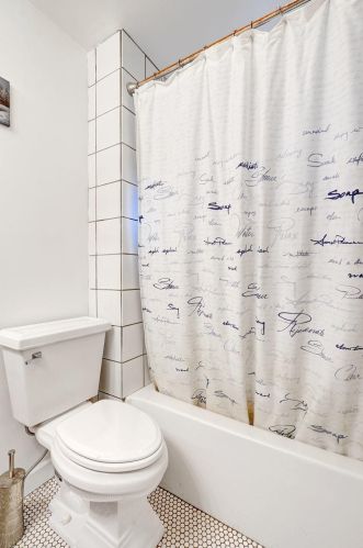 9018 26th Ave, Kenosha WI  53143-6614 exterior