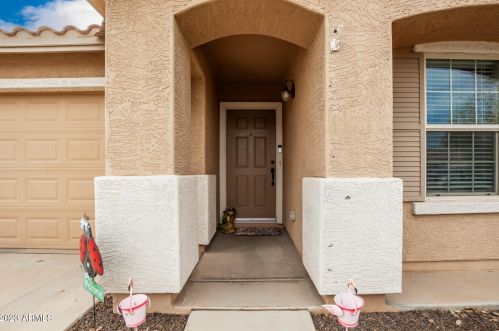 967 Leslie Ave, San Tan Valley AZ  85140-4100 exterior