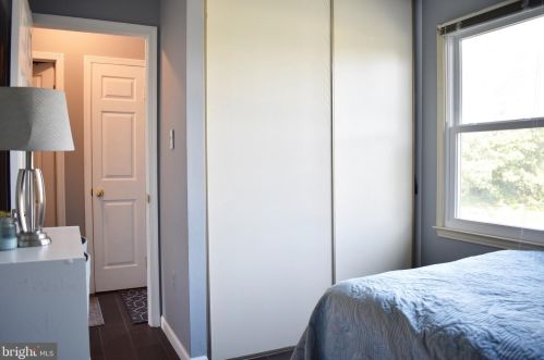 12300 Woodlawn Ct, Woodbridge VA  22192-1921 exterior