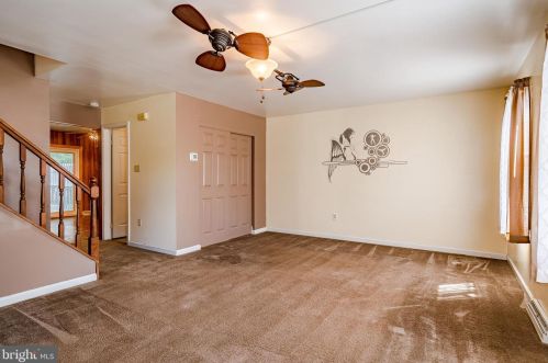 127 Shackamaxon St, Dauberville, PA 19533-8843