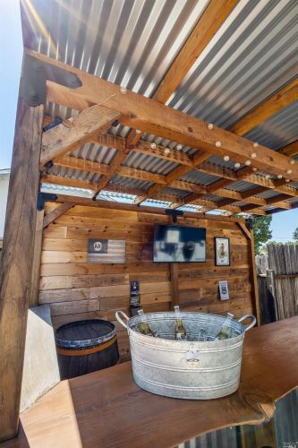 235 Grove Ave, Santa Rosa CA  95409-3813 exterior