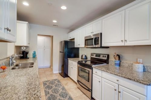 9998 Dunbar Ln, El Cajon CA 92021-2631 exterior