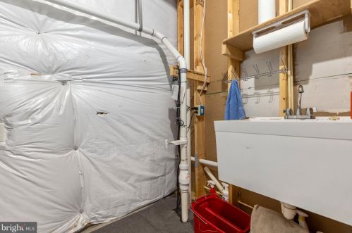 527 Willis St, Fredericksburg VA  22401-5650 exterior