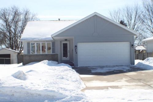 908 3rd St, Byron, MN 55920-1279