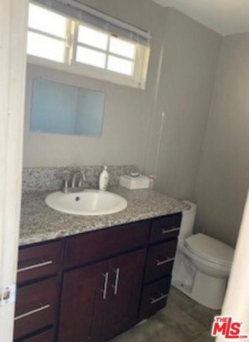 14902 Gilmore St, Van Nuys CA 91411-1423 exterior