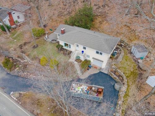 29 Ramapo Hills Blvd, Oakland NJ  07436-3906 exterior