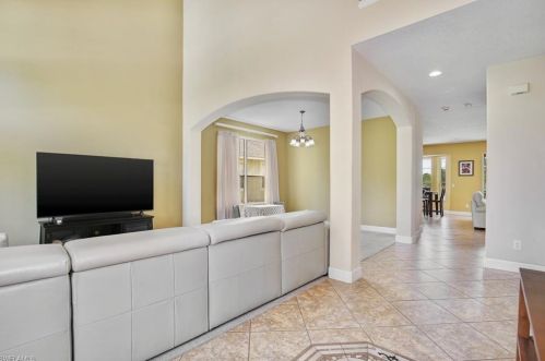 33857 Terragona Dr, Mount Plymouth, FL 32776-6918