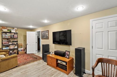 30 Abington St, Worcester MA  01603-1101 exterior