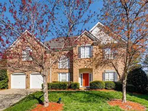 10400 Bere Island Dr, Charlotte, NC 28278-6646