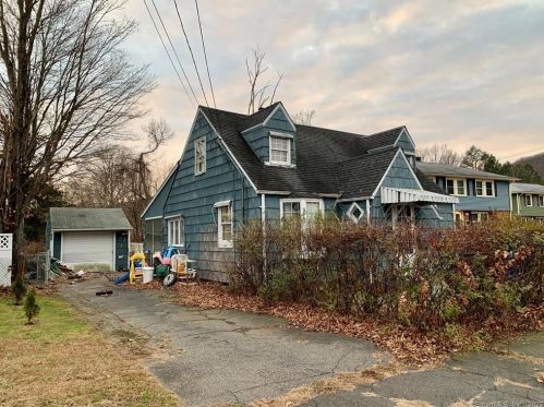 31 Lillian Rd, Bristol, CT 06010-7339