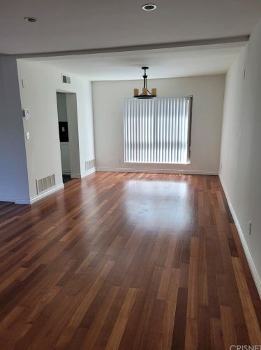 5255 Coldwater Canyon Ave, Van Nuys, CA 91401-6125