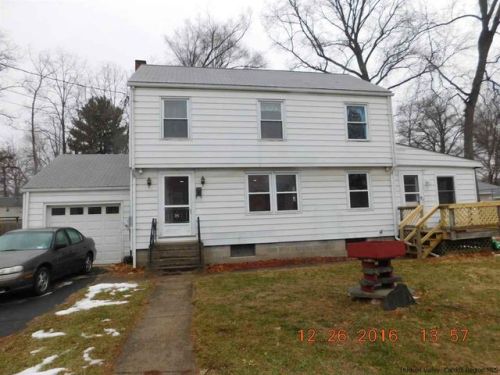 8 Maple Ct, Ellenville, NY 12428-1420