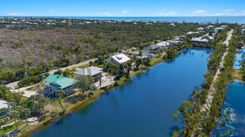 657 Rabbit Rd, Sanibel, FL 33957-3013
