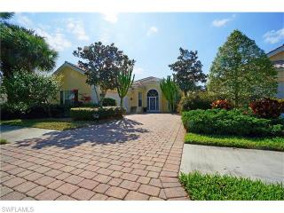 4647 Navassa Ln, Naples, FL 34119-9553