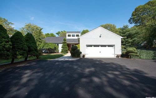 17 Florence St, South Setauket, NY 11720-1745
