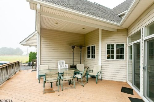 9 Crisman Rd, Columbia NJ  07832-2710 exterior