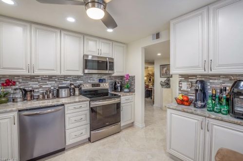 379 Palm Dr, Naples, FL 34112-4988