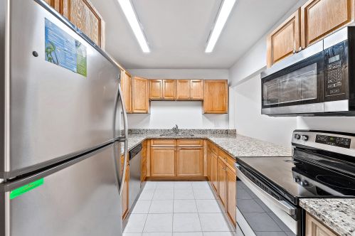 8649 Satalite Ter, West Palm Beach FL  33403-1646 exterior