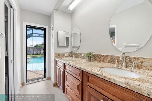 21044 Shady Vis Ln, Boca Raton FL  33428-1156 exterior