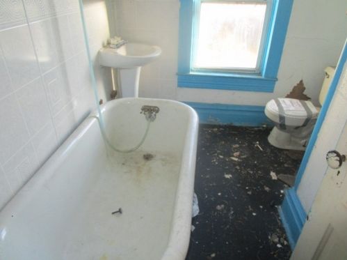 236 18th Ave, Whitaker PA  15120-1816 exterior