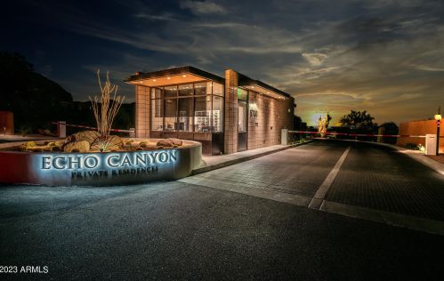 5761 Echo Canyon Cir, Phoenix AZ  85018-1270 exterior