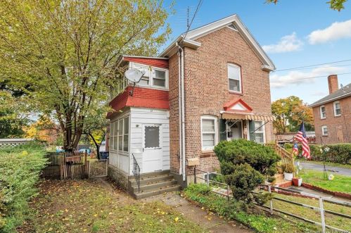 63 Plymouth St, Bridgeport, CT 06610-2117