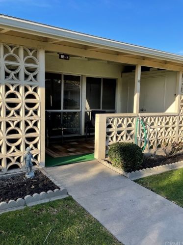 13670 Cedar Crest Ln, Seal Beach, CA 90740-4679