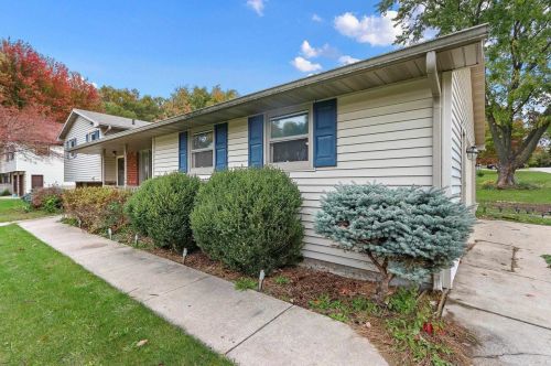 2479 Sunrise Ct, Green Bay WI  54302-4251 exterior