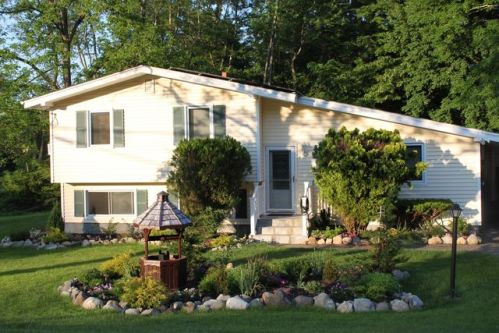 3830 Chesterfield Dr, Mohegan Lake, NY 10547-1006