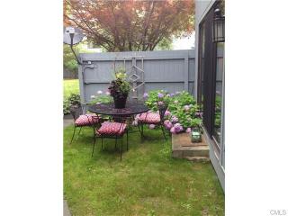 6 Dogberry Ln, Ridgefield, CT 06877-3308