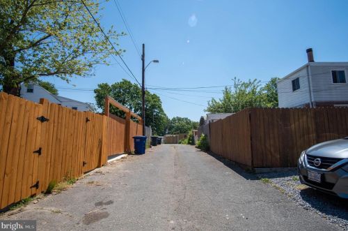 4351 G St, Washington DC  20019-4255 exterior