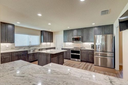 5860 Poe Ct, Port Saint Lucie FL  34986-4644 exterior