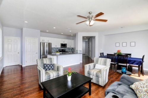 9674 Two Harbors Dr, Elk Grove CA  95624-4491 exterior