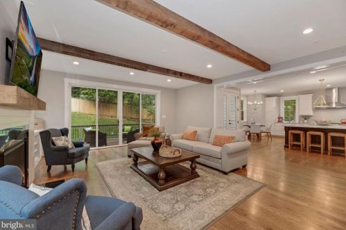 419 Poplar Dr, Falls Church, VA 22046-3813