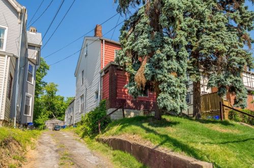 3239 Dawson St, Pittsburgh, PA 15213-4522