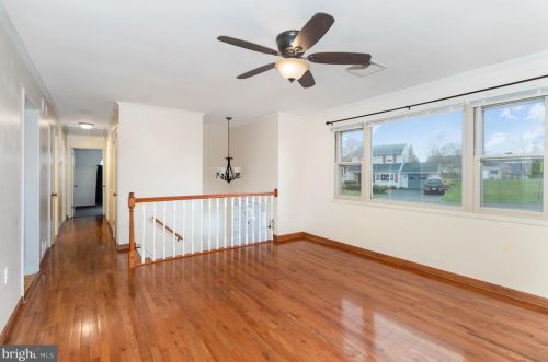 240 Fairway Dr, Etters, PA 17319-9517