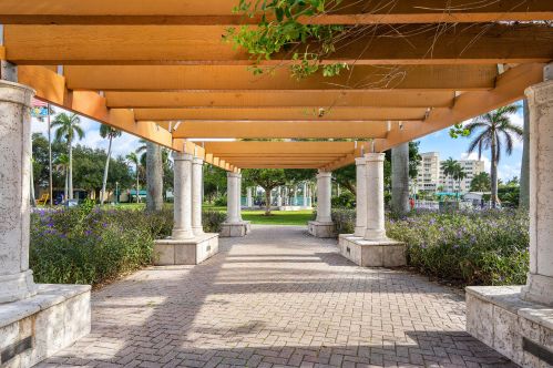 828 Kokomo Key Ln, Delray Beach FL  33483-6027 exterior