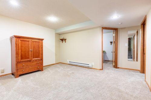 615 Washburne Ave, Paynesville MN  56362-1731 exterior