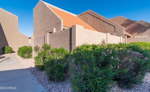 7410 44th Dr, Glendale AZ  85301-2231 exterior