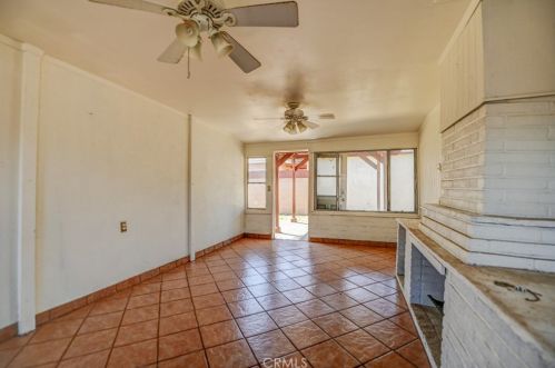 5949 Lewis Ave, Long Beach CA  90805-3528 exterior