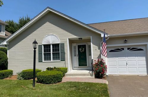 53 Long Hill Pl, Bridgeport, CT 06611-2462