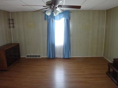 605 Spruce St, West Brownsville, PA 15417-8527