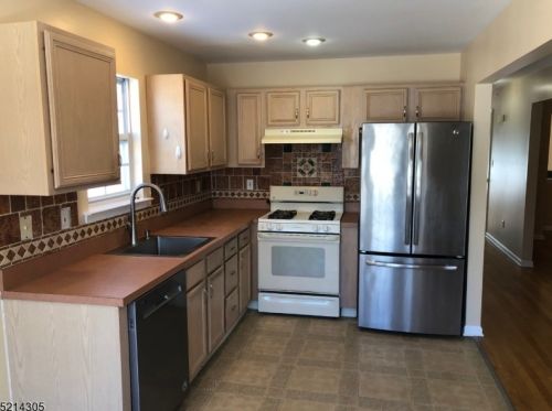 33 Grant Way, Princeton NJ  08540-1667 exterior