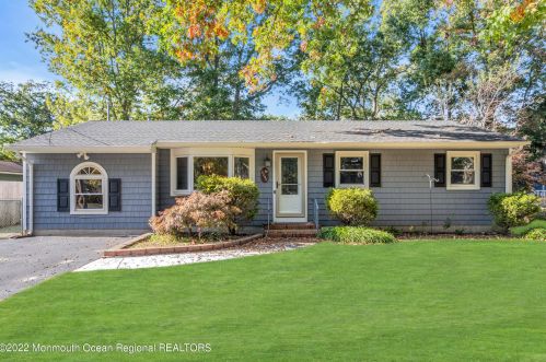 2253 Llewellyn Pkwy, Lacey NJ  08731-3107 exterior